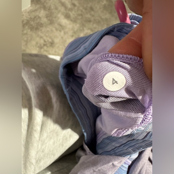 Lululemon Ready & Go Tank Lilac / Wave Twist Lilac Kayak Blue Size 4 - Picture 3 of 5